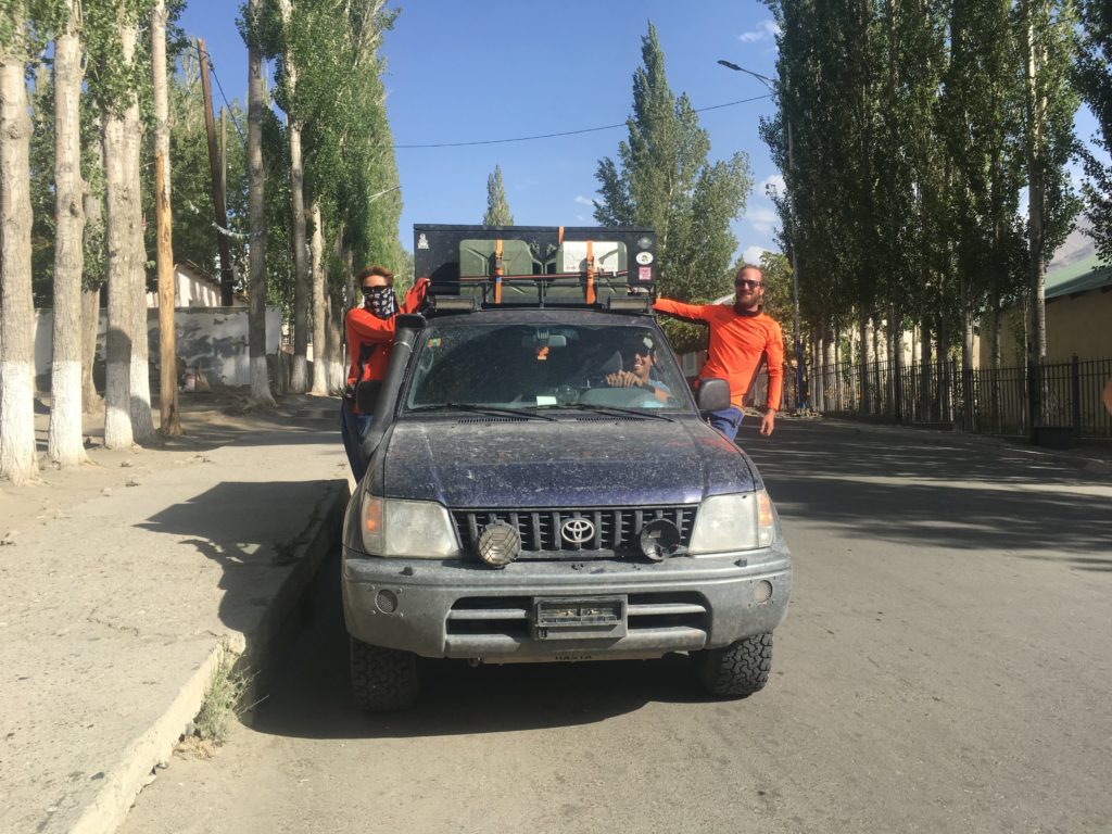hitchhiking pamir highway